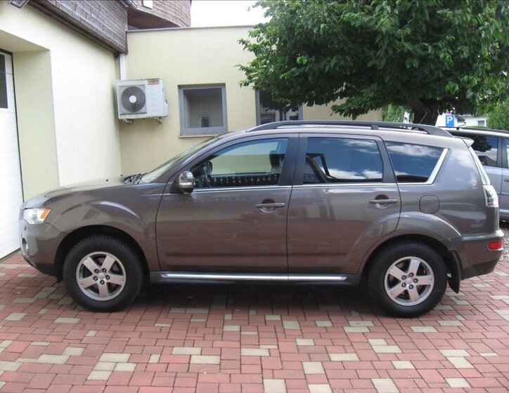 Mitsubishi Outlander 11