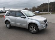 Suzuki Grand Vitara Kombi 2,0 l 103 kw