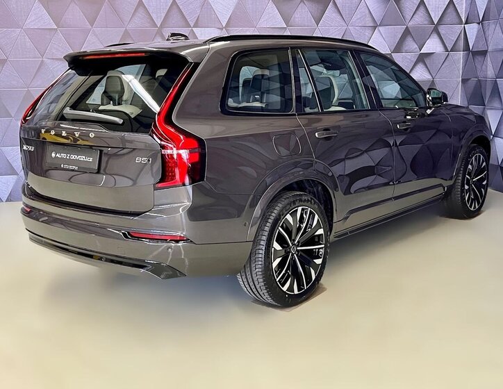 Volvo XC90 SUV / Terénní 2,0 l 184 kw