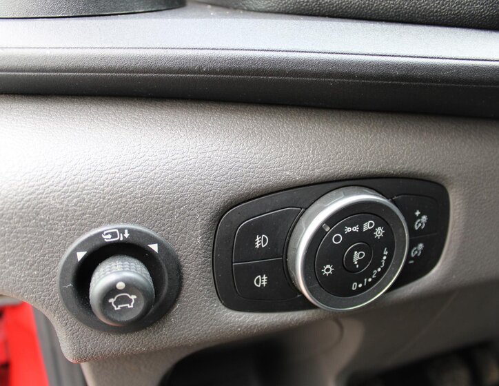 Ford Transit Užitková 2,0 l 96 kw