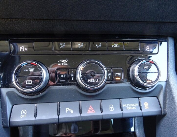 Škoda Karoq SUV 999,0 85 kw