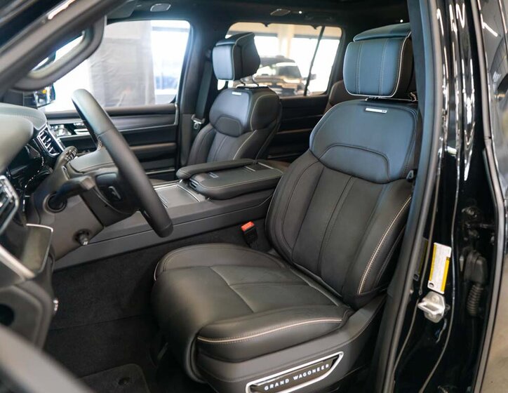 Jeep Grand Wagoneer SUV / Terénní 6,4 l 351 kw