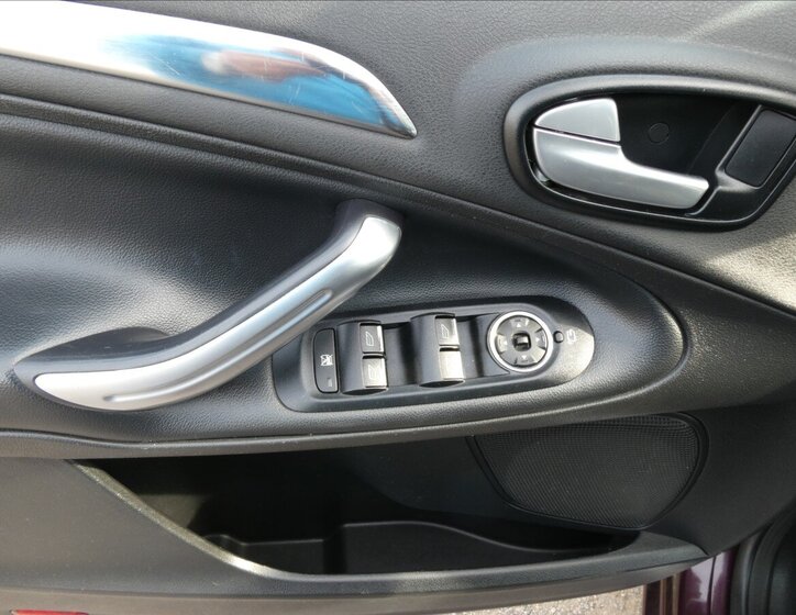 Ford S-MAX MPV 2,0 l 107 kw