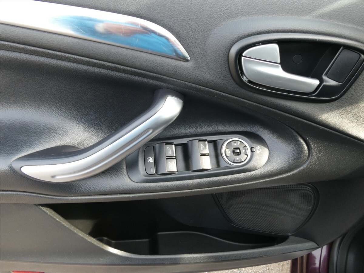 Ford S-MAX MPV 2,0 l 107 kw