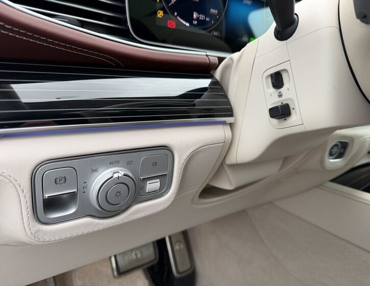 Mercedes-Benz GLS SUV / Terénní 4,0 l 410 kw