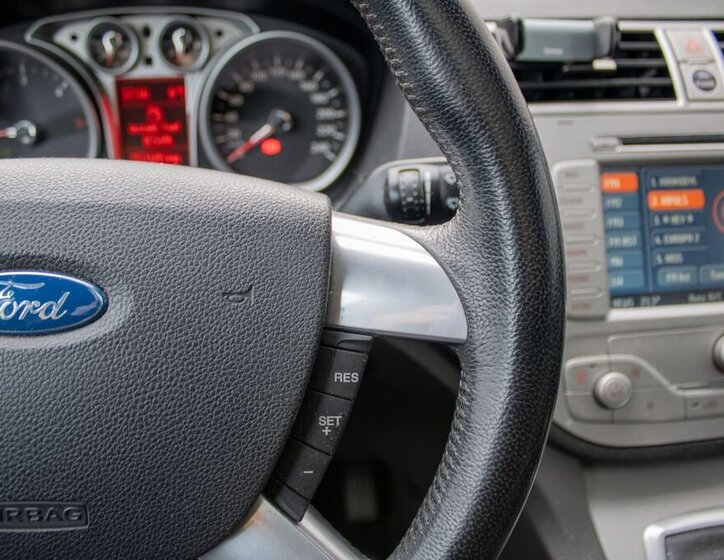 Ford Kuga SUV 2,0 l 100 kw