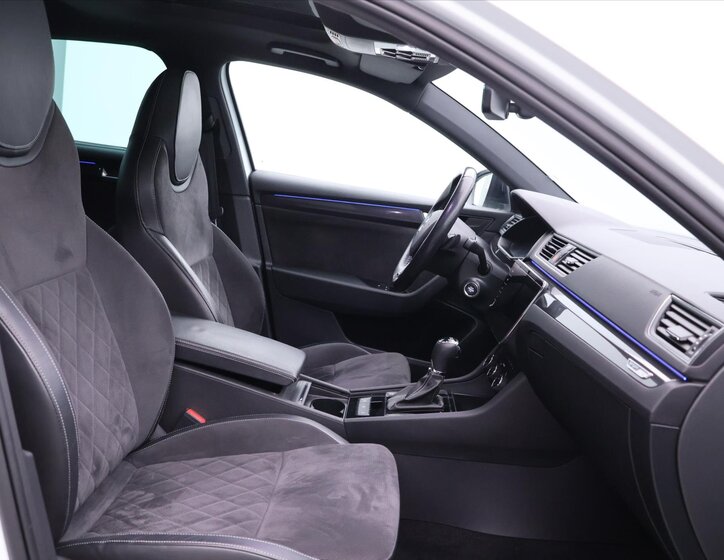 Škoda Superb Liftback 1,8 l 132 kw