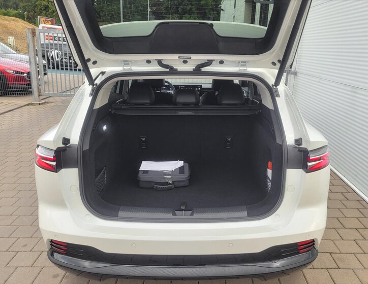 MG HS SUV / Terénní 1,5 l 200 kw