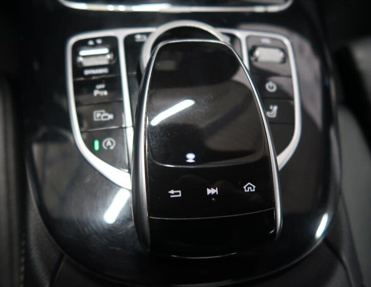 Mercedes-Benz Třídy E Kombi 2,0 l 143 kw