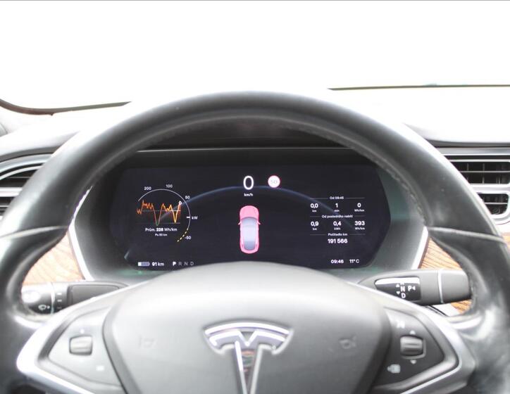 Tesla Model S 16