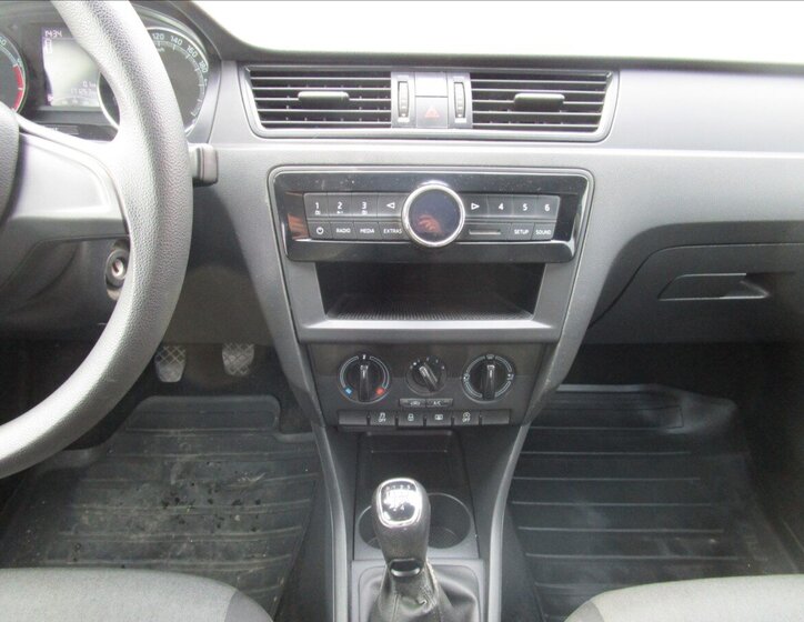 Škoda Rapid Sedan 999,0 70 kw