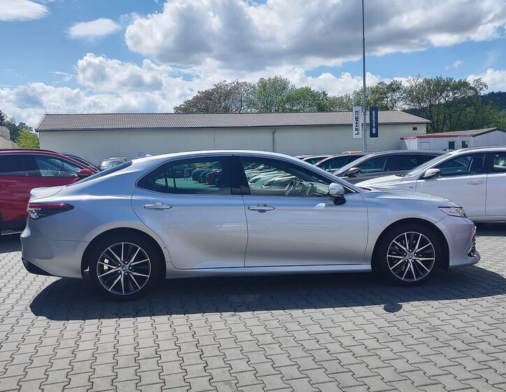 Toyota Camry Sedan / Limuzína 2,5 l 160 kw