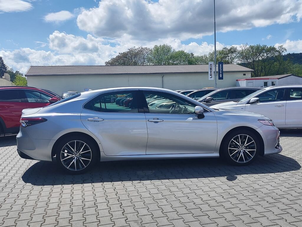 Toyota Camry Sedan / Limuzína 2,5 l 160 kw