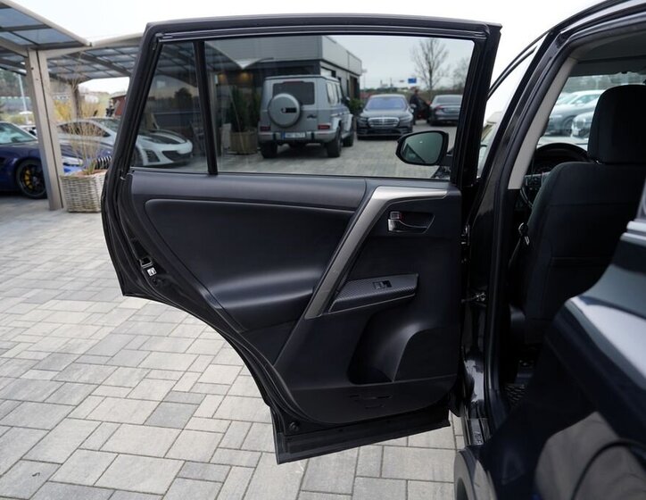 Toyota RAV4 SUV / Terénní 2,0 l 91 kw