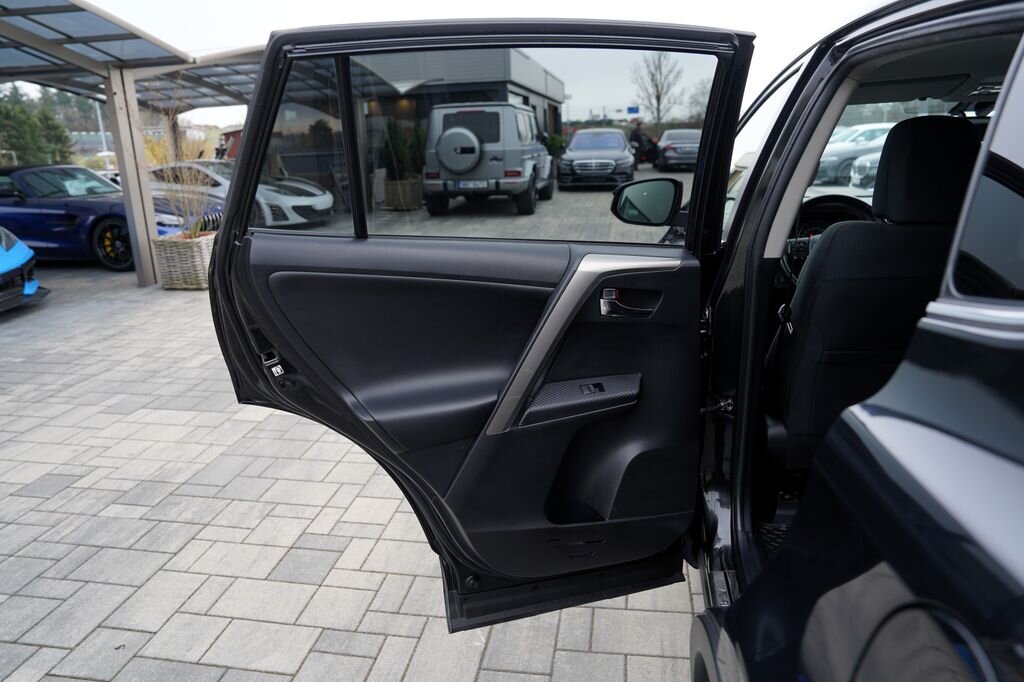 Toyota RAV4 SUV / Terénní 2,0 l 91 kw