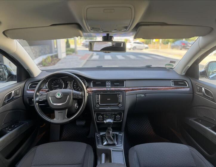 Škoda Superb 11