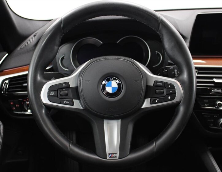 BMW Řada 5 Kombi 2,0 l 140 kw