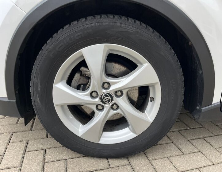 Toyota C-HR 24
