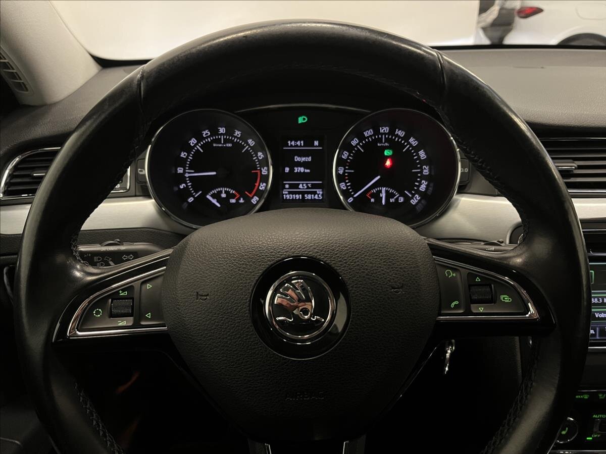 Škoda Superb Liftback 2,0 l 103 kw