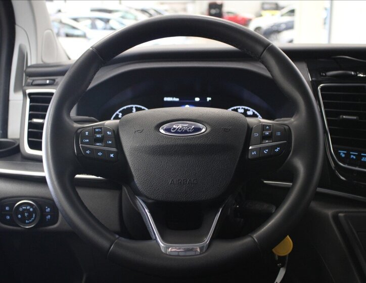 Ford Tourneo Custom MPV 2,0 l 125 kw