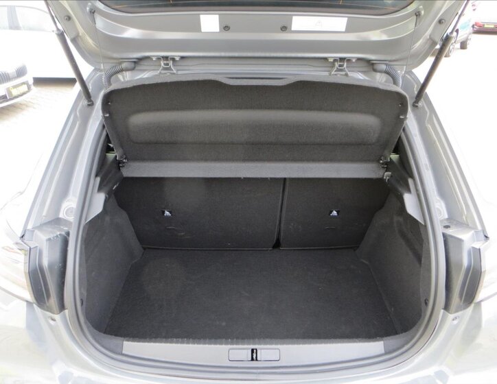 Peugeot 208 Hatchback 1,2 l 74 kw