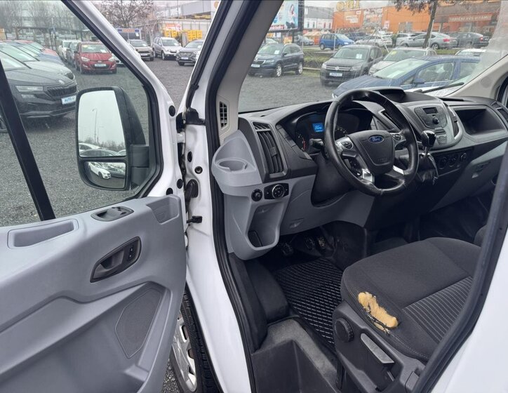 Ford Transit 17