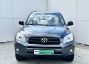 Toyota RAV4 SUV 2,2 l 100 kw