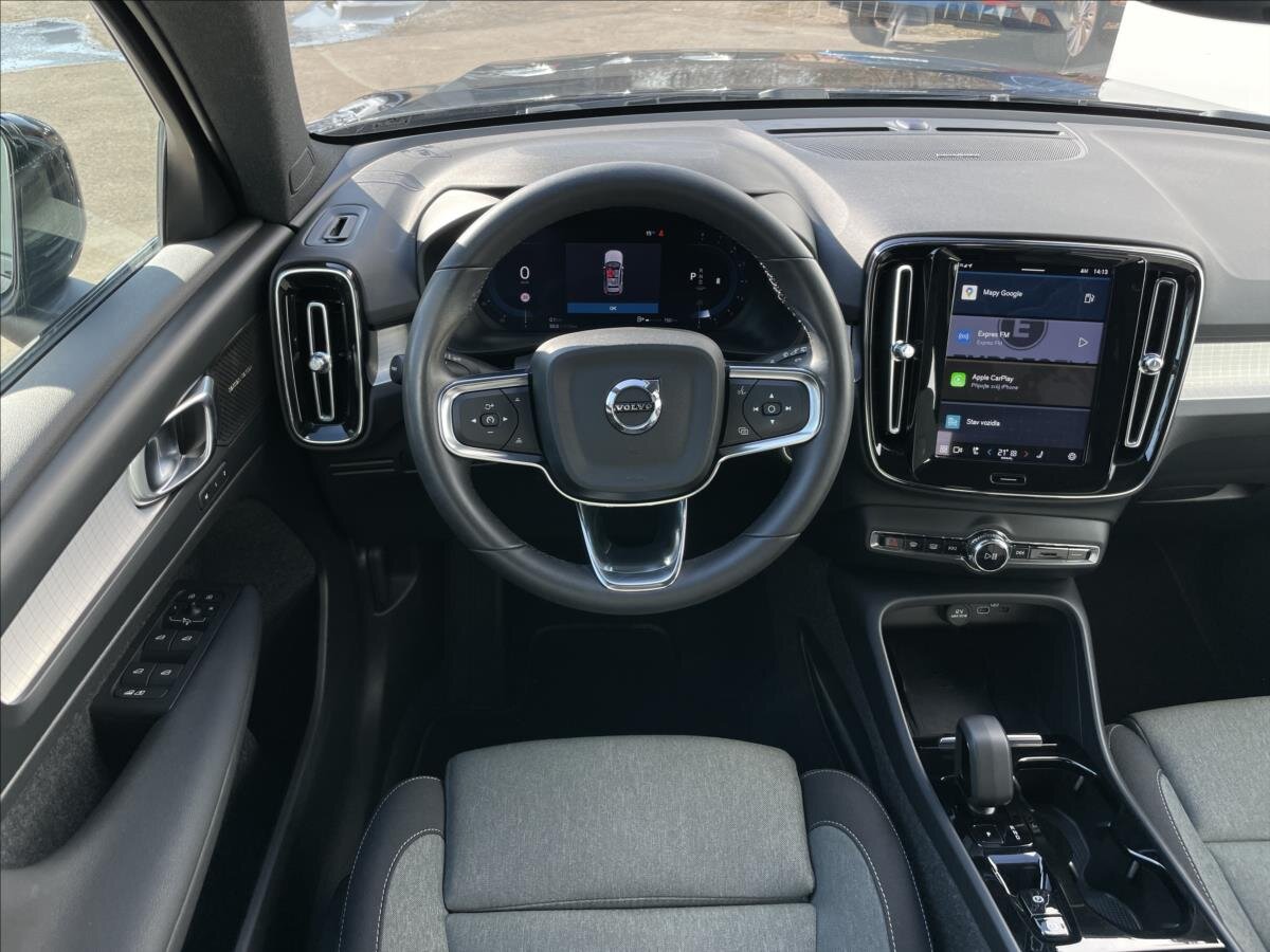 Volvo XC40 SUV / Terénní 2,0 l 145 kw