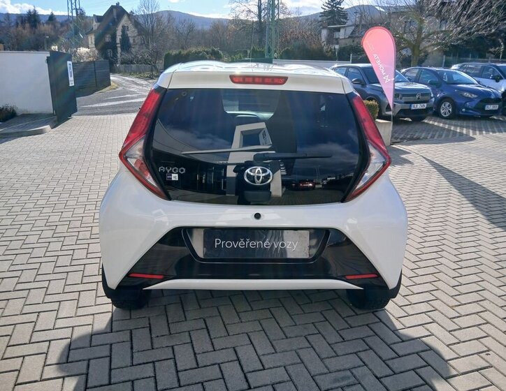 Toyota Aygo Hatchback 998,0 53 kw