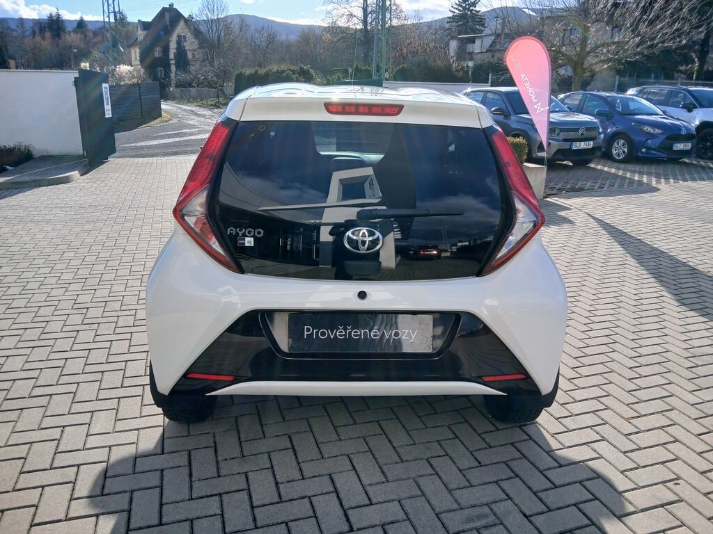Toyota Aygo Hatchback 998,0 53 kw