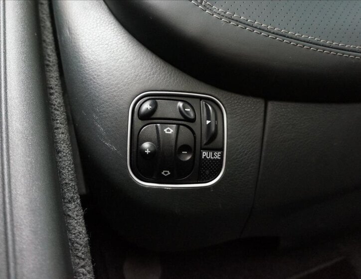 Mercedes-Benz SL Kabriolet 5,5 l 471 kw