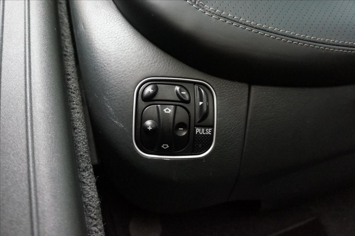 Mercedes-Benz SL Kabriolet 5,5 l 471 kw