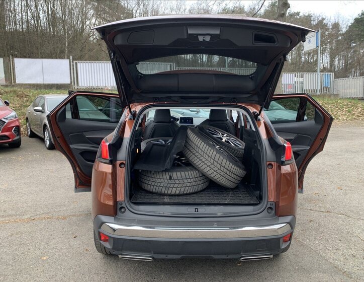 Peugeot 3008 SUV / Terénní 1,2 l 96 kw