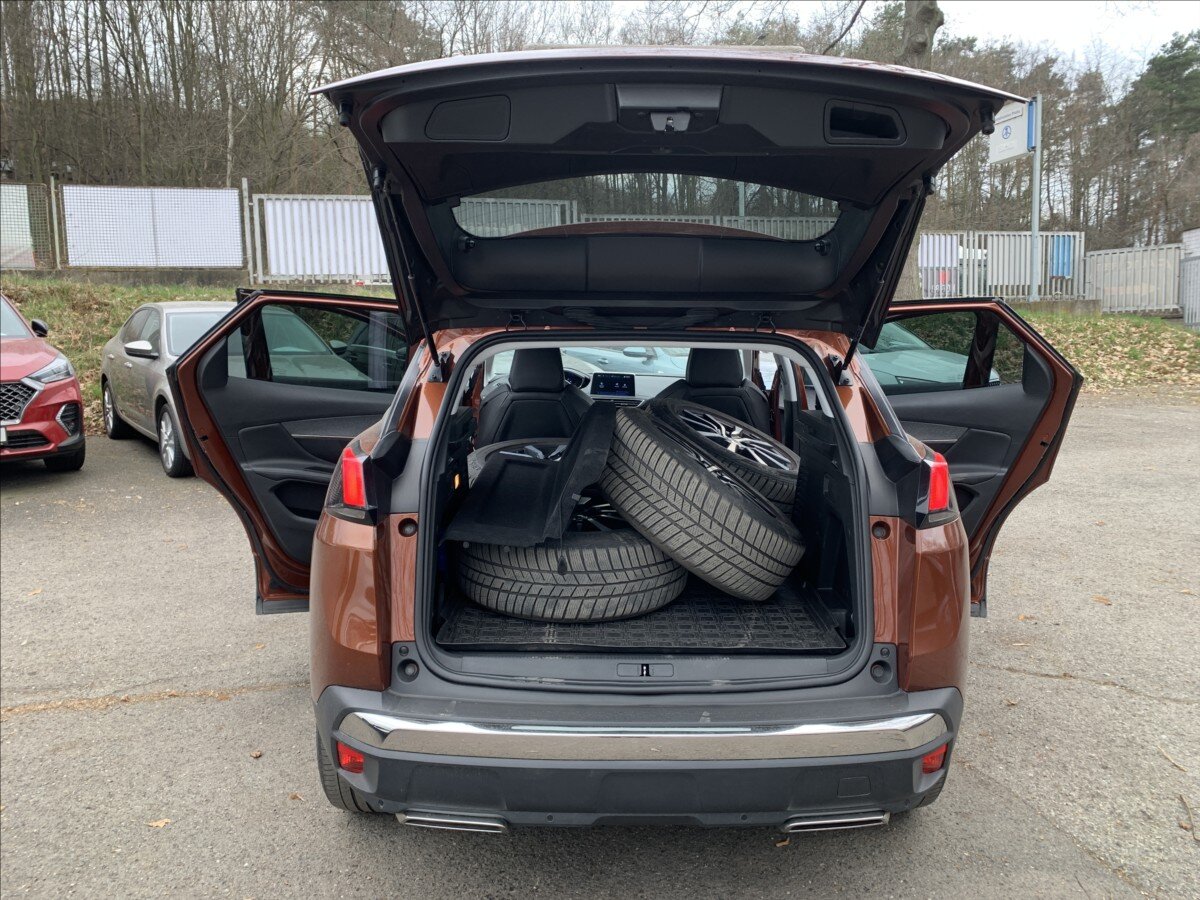 Peugeot 3008 SUV / Terénní 1,2 l 96 kw