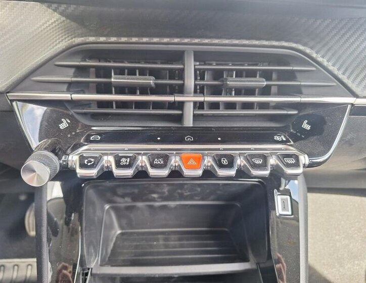 Peugeot 208 Hatchback 1,2 l 74 kw