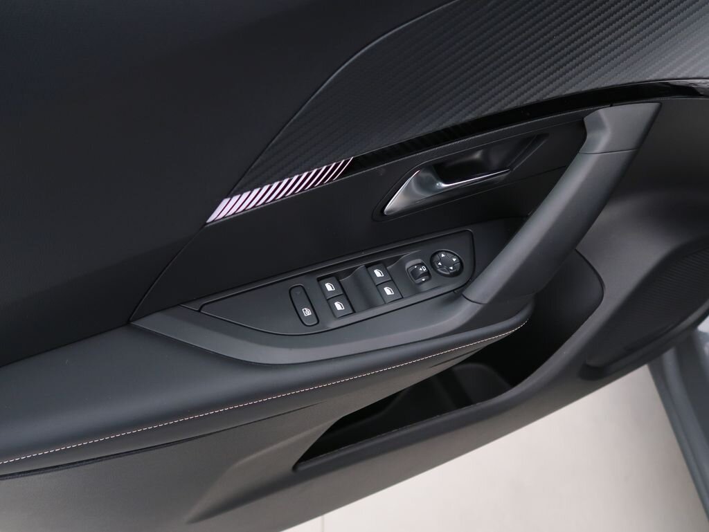 Peugeot 2008 SUV / Terénní 1,2 l 74 kw