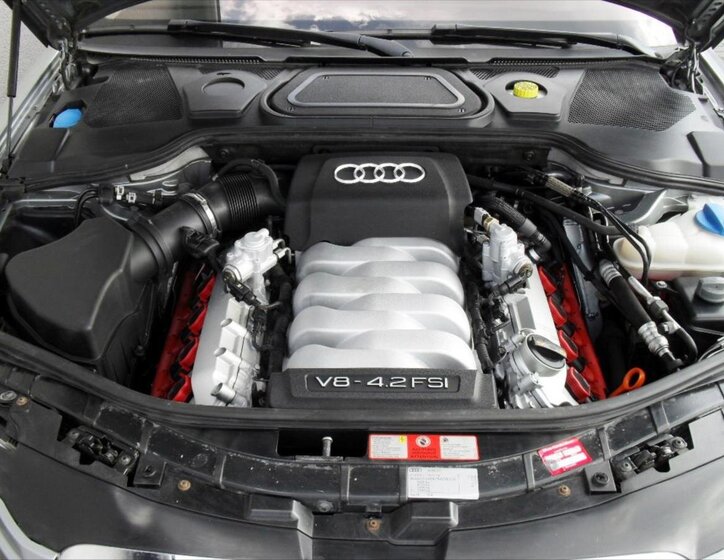 Audi A8 Sedan / Limuzína 4,2 l 257 kw