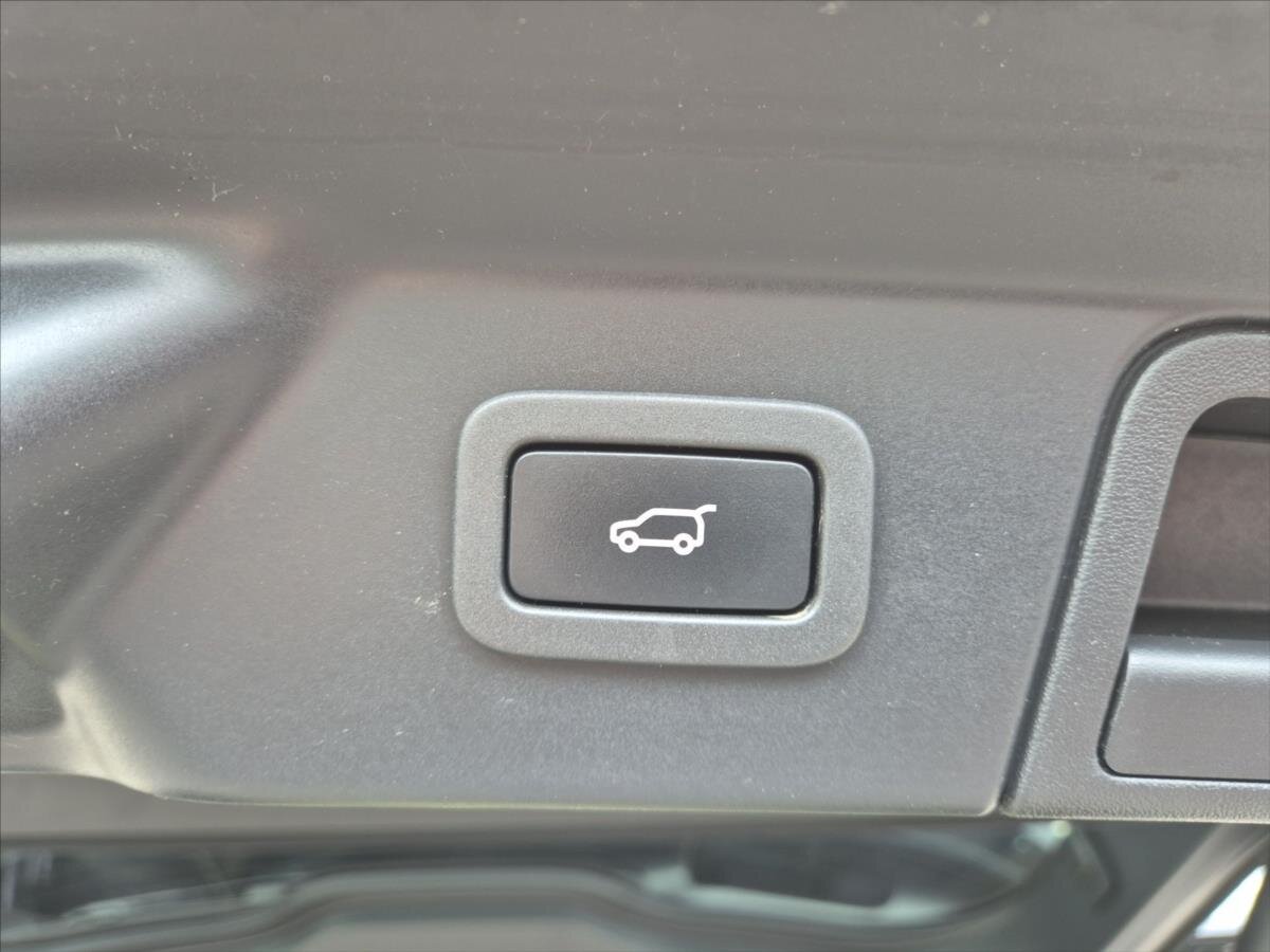 Land Rover Range Rover Velar SUV 2,0 l 150 kw