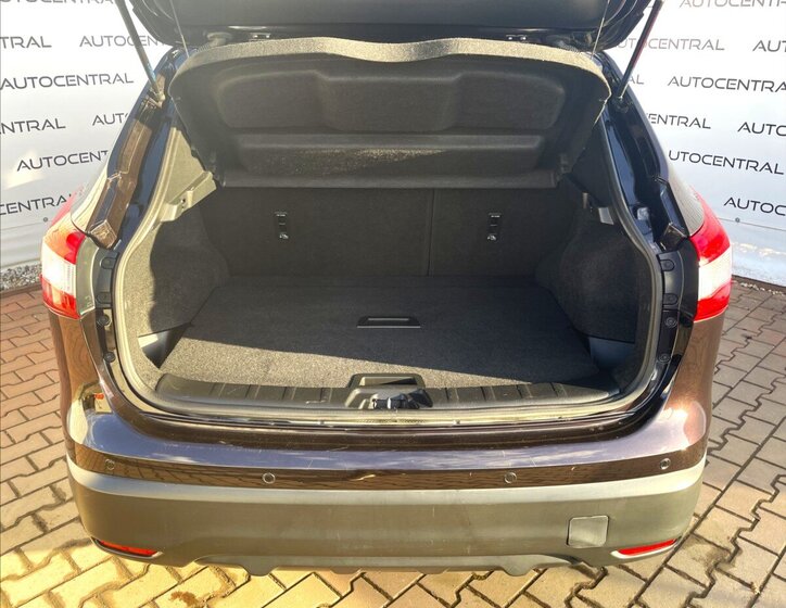 Nissan Qashqai SUV / Terénní 1,2 l 85 kw