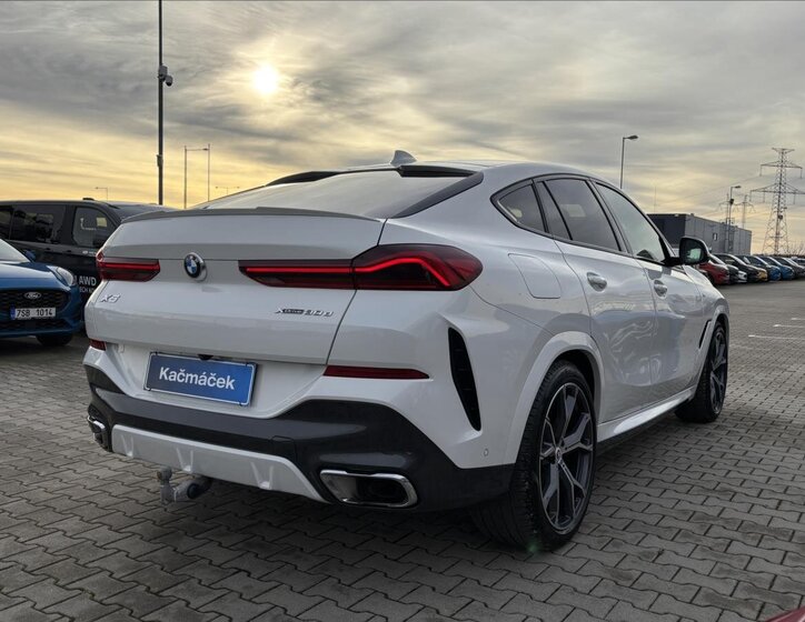 BMW X6 SUV 3,0 l 210 kw