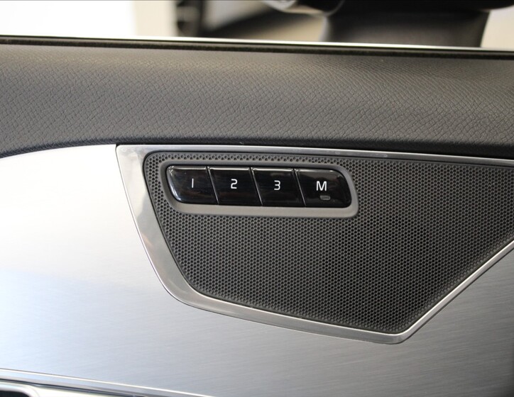 Volvo XC90 17