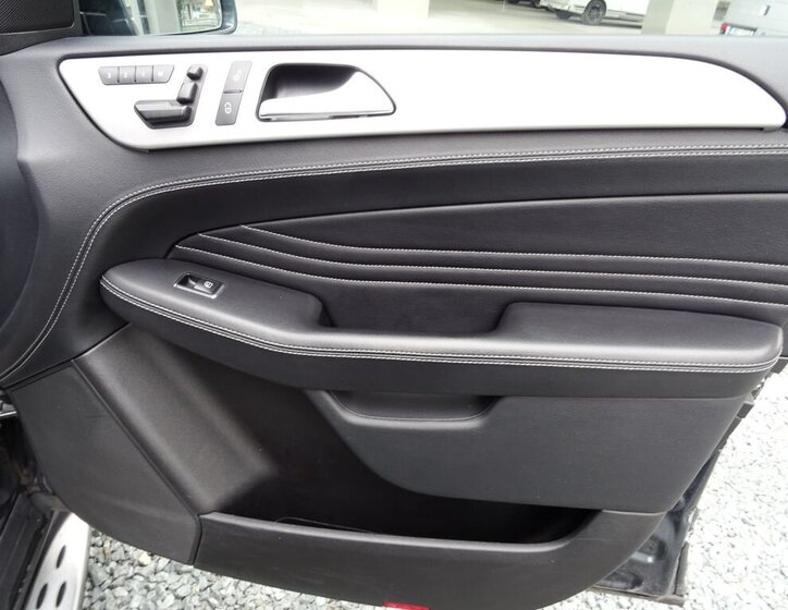 Mercedes-Benz Třídy M SUV / Terénní 3,0 l 190 kw