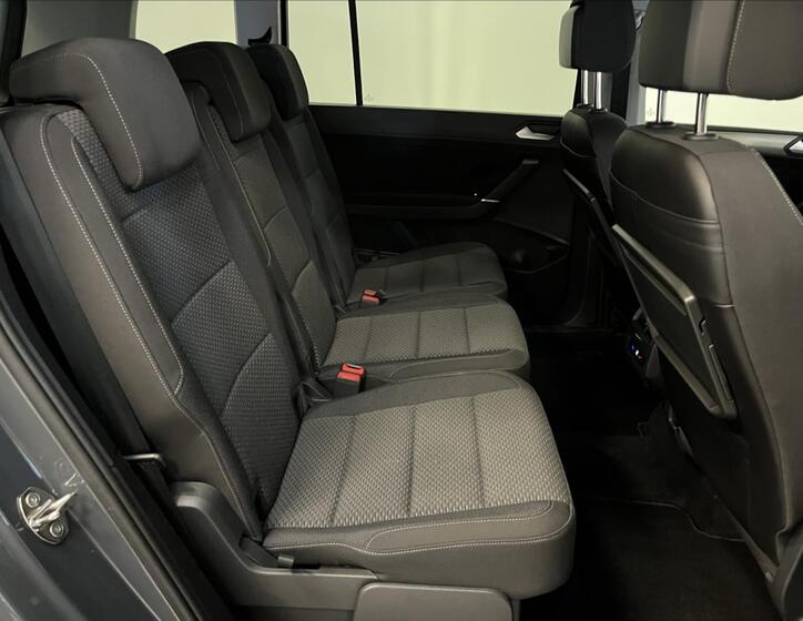 Volkswagen Touran 23