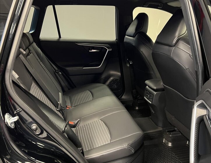 Toyota RAV4 SUV 2,5 l 131 kw