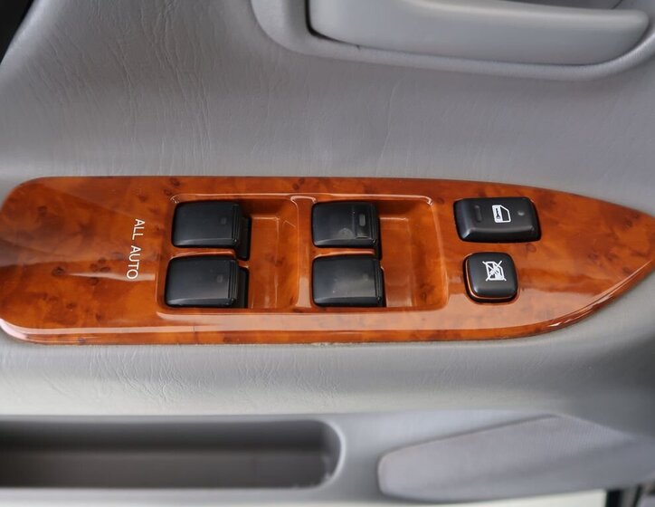 Toyota Land Cruiser SUV 4,7 l 175 kw