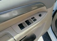 Nissan Armada SUV / Terénní 5,6 l 233 kw