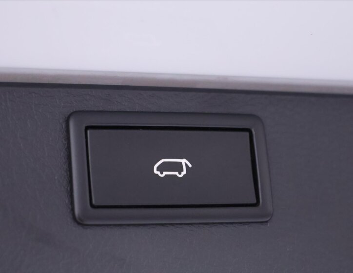 Volkswagen Multivan 11