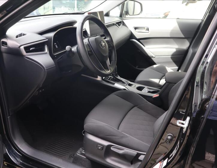 Toyota Corolla Cross 11