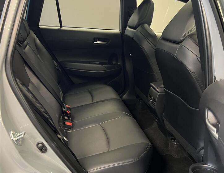 Toyota Corolla Cross 16