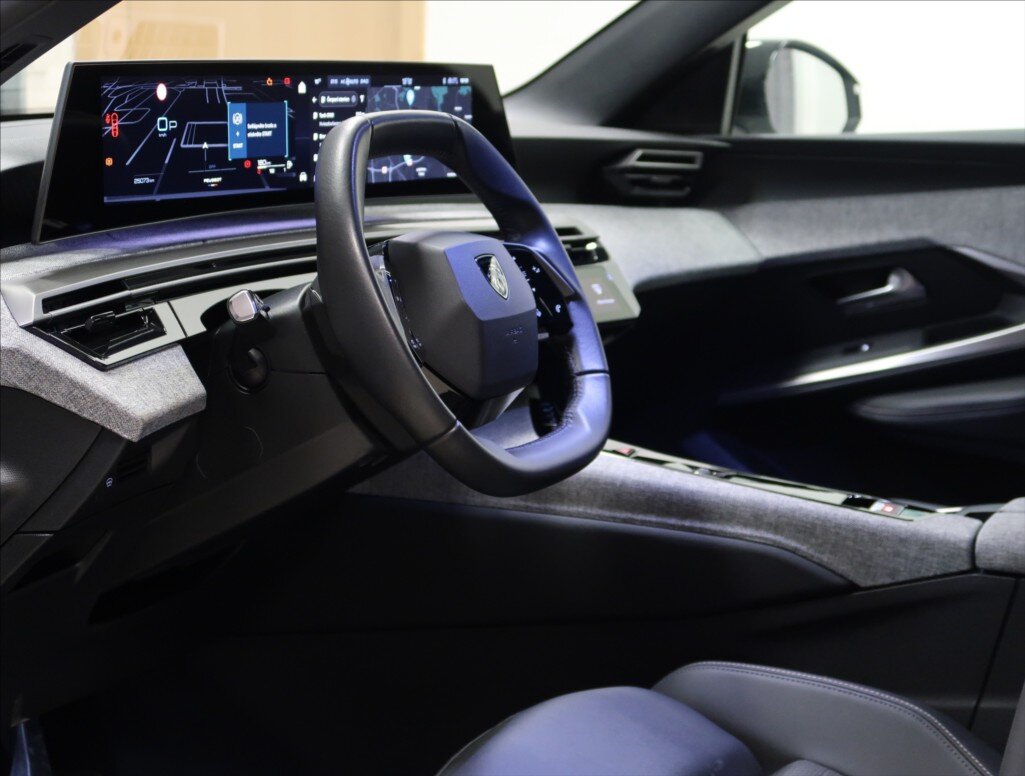 Peugeot 3008 SUV / Terénní 1,2 l 100 kw